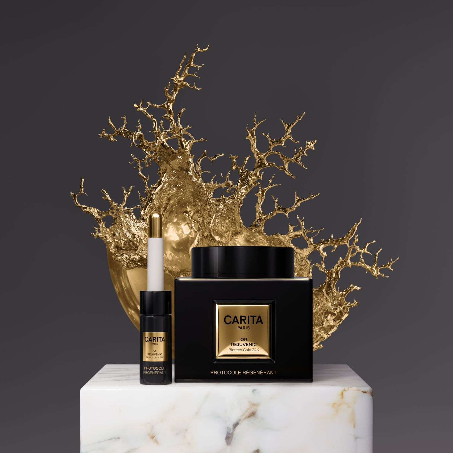 Produits Carita Paris "Or Rejuvenic Biotech Gold 24K" et "Protocole Regenerant" sur un socle en marbre avec une sculpture doree ressemblant a du corail.